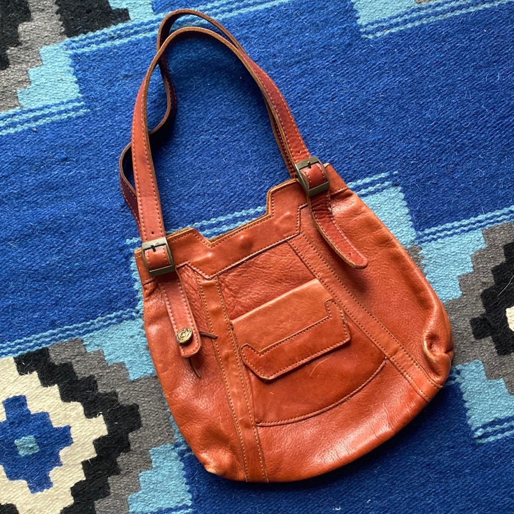 Vintage brown leather shoulder bag